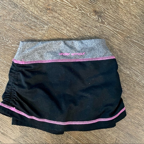 3/$20 under Armour girls skort - Picture 2 of 3